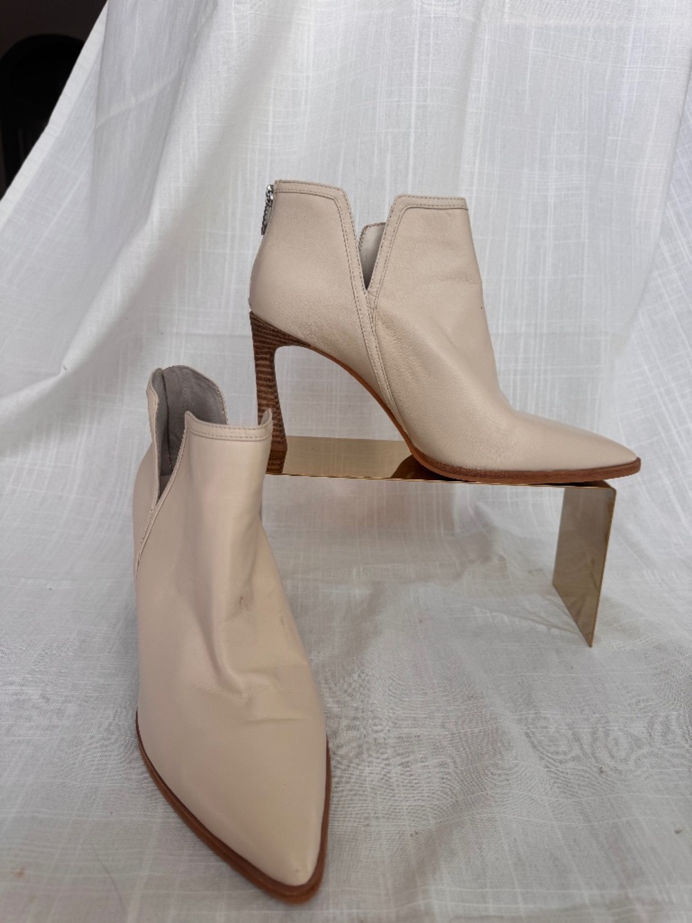 Women's Vince Camuto Cream Leather Booties Size 11